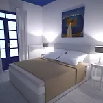 Nyaraló Aria *